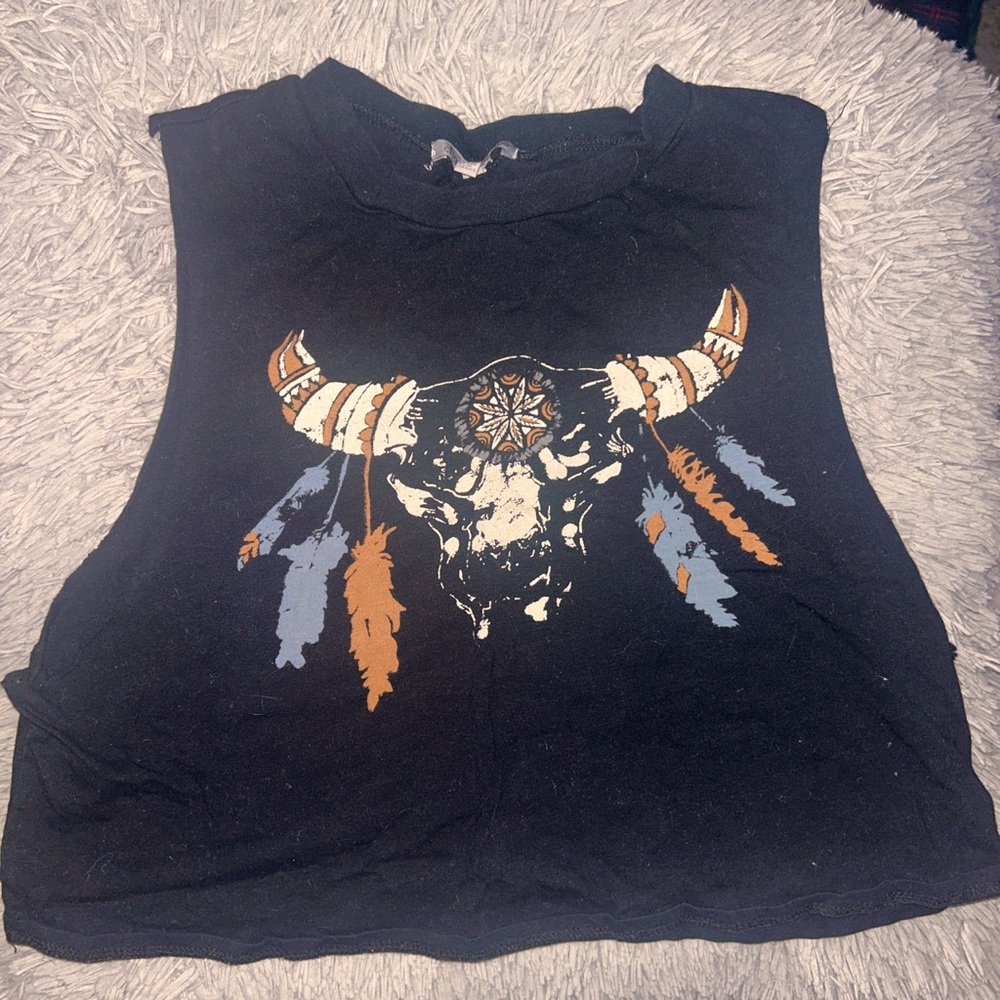 large black crop tank with open sides
antler and feather design